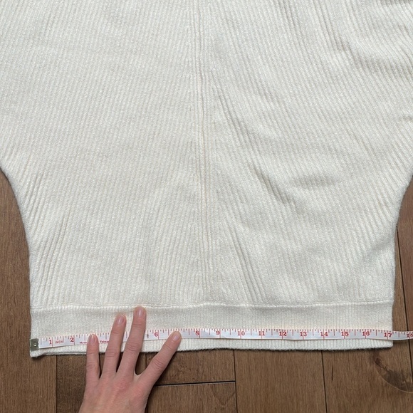 Elie Tahari Mock Neck Sweater Ivory dolman sleeves gold buttons on shoulders L - Picture 10 of 16